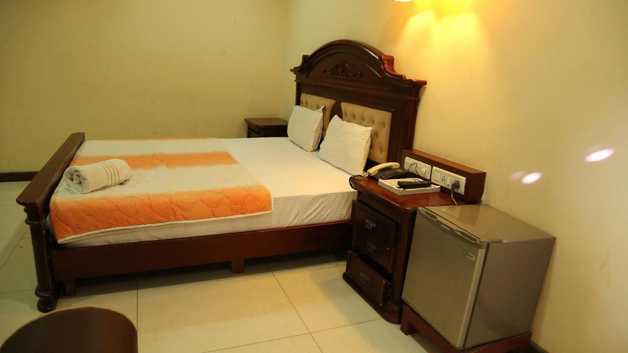 Sriannamalaiyar Residency Otel Vellore Dış mekan fotoğraf